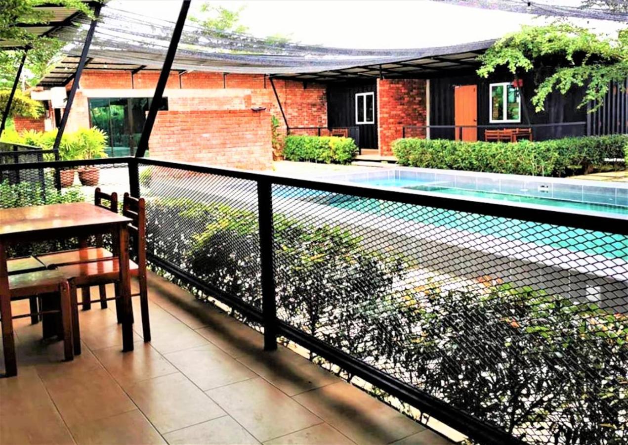Petak Padin Cottage By The Pool, Kepala Batas  Eksteriør billede
